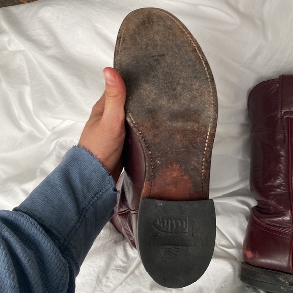 Burgundy Vintage Justin Cowboy Boots - Picture 4 of 13